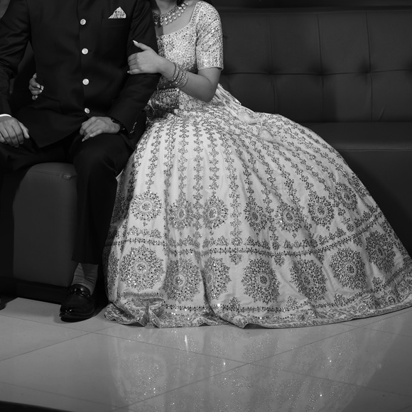 Indian Lengha outfit for sale!! My Engagement outfit!! - Picture 8 of 8